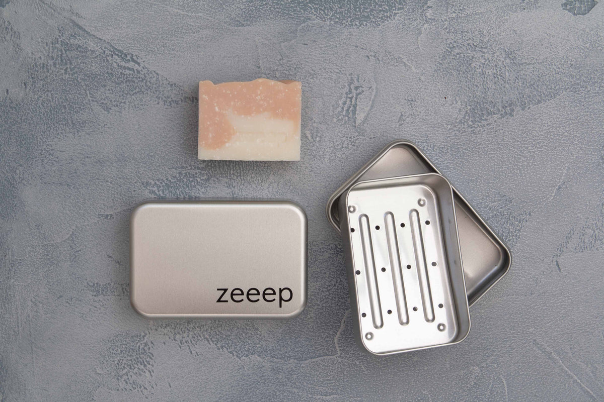 Zeeeppakket: zeep + zeepblikje + magnetische zeephouder