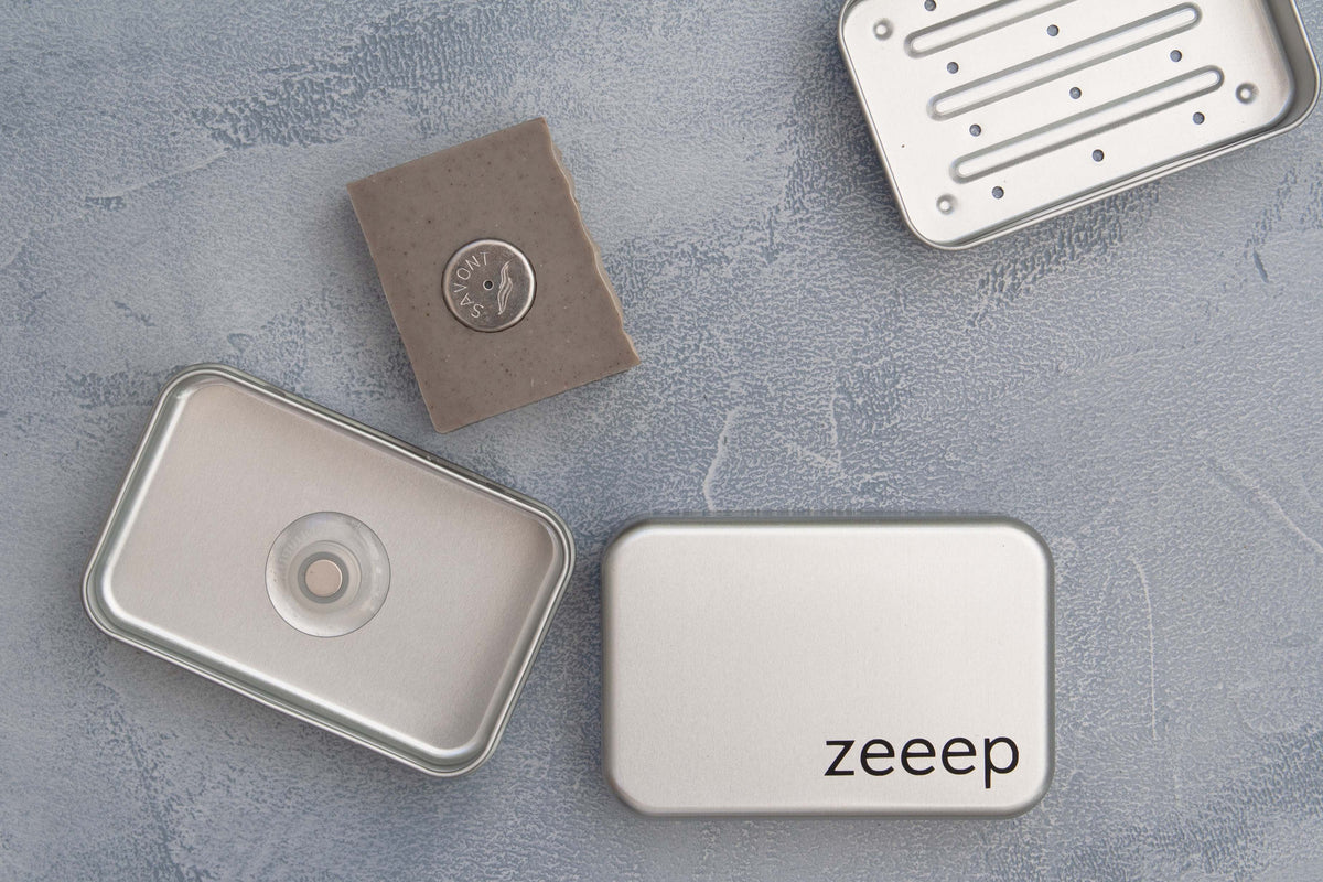 Zeeeppakket: zeep + zeepblikje + magnetische zeephouder