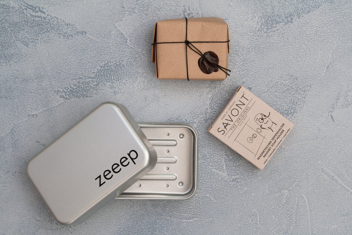 Zeeeppakket: zeep + zeepblikje + magnetische zeephouder